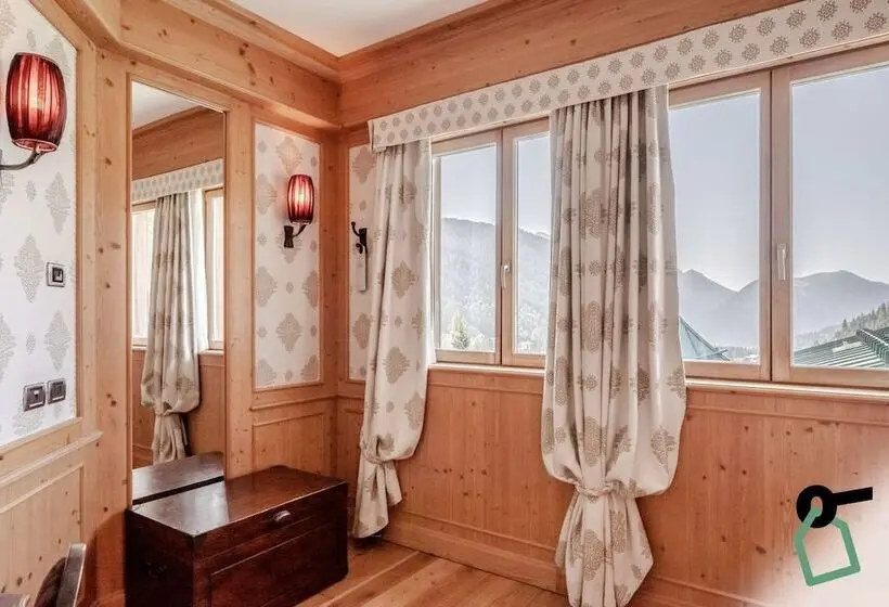 ホテル Hotiday Room Collection   Campiglio Pradalago
