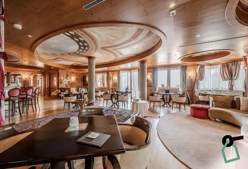 ホテル Hotiday Room Collection   Campiglio Pradalago