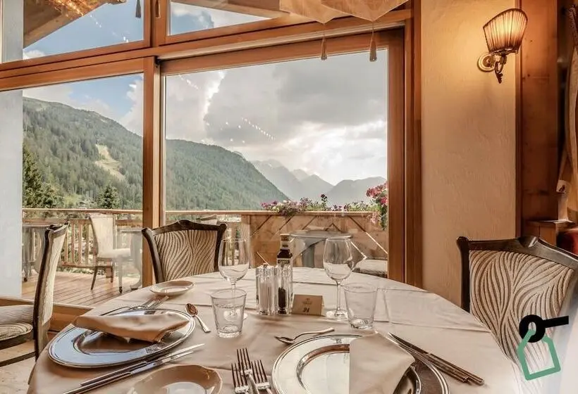 ホテル Hotiday Room Collection   Campiglio Pradalago