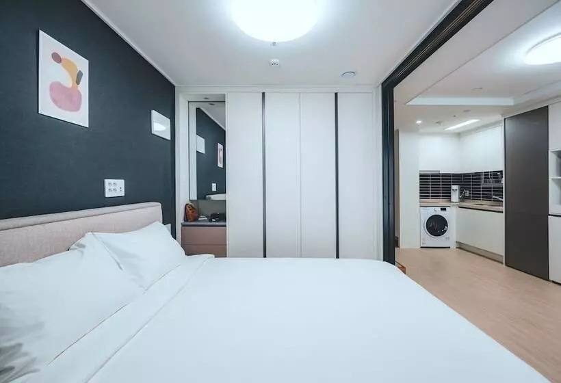 هتل H Avenue Sasang Station Residence