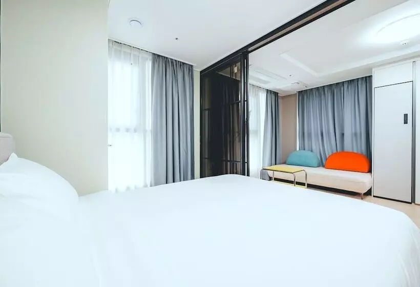 هتل H Avenue Sasang Station Residence
