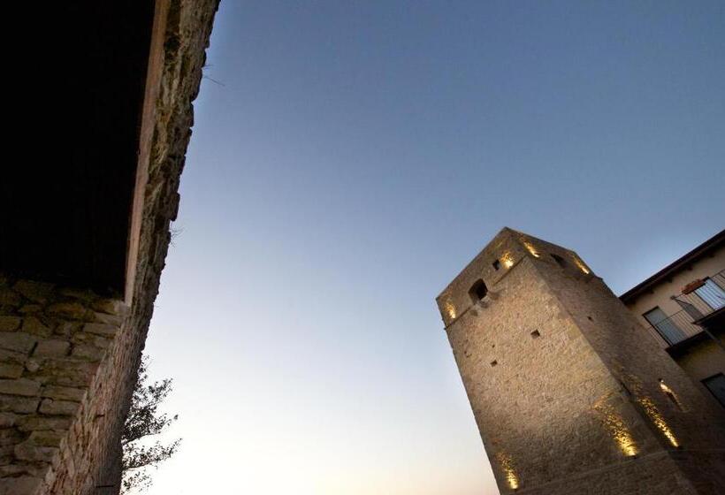 مبيت وإفطار Torre Della Loggia   Dimora Storica   Ortona