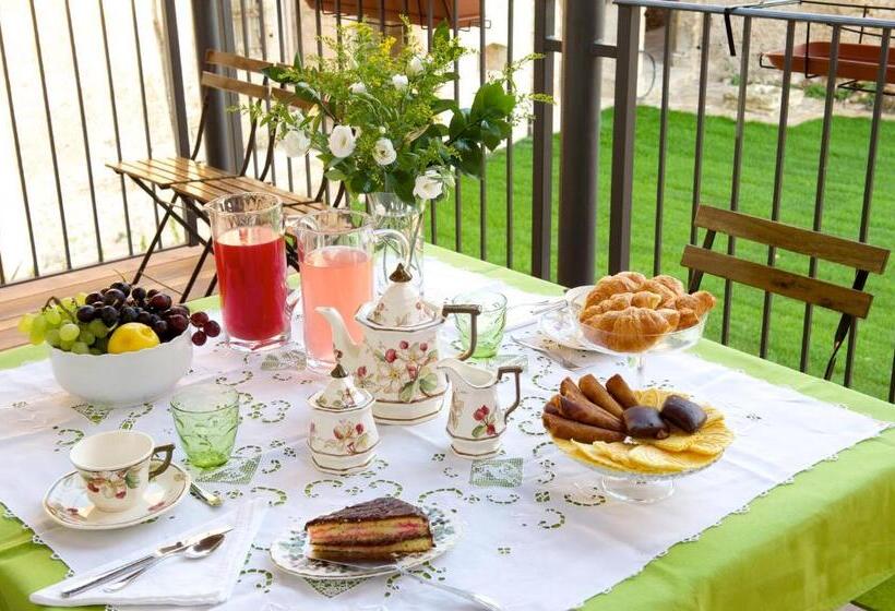مبيت وإفطار Torre Della Loggia   Dimora Storica   Ortona