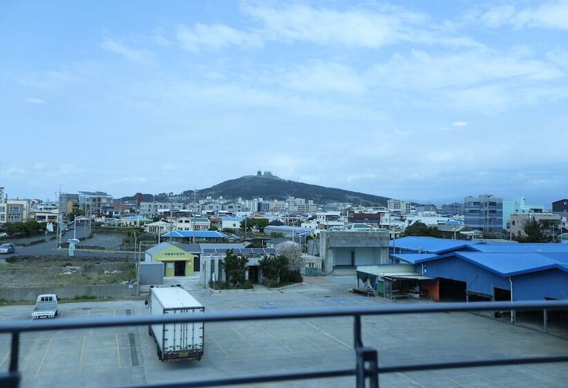 בית מלון כפרי 52