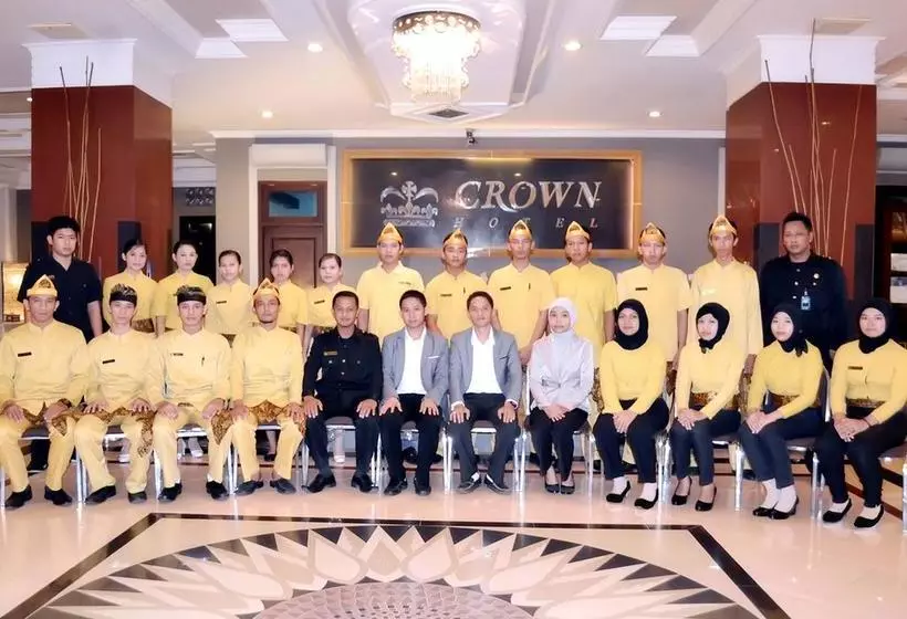 Hotelli Crown