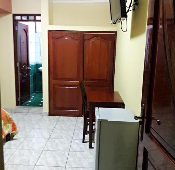 هتل El León De Oro