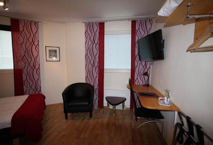 בית מלון כפרי L Linnéa