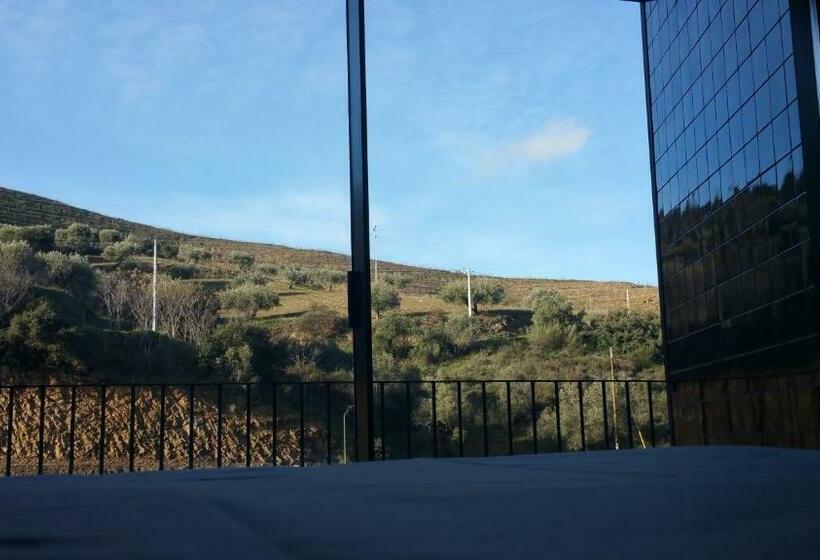 Отель Longroiva  Rural