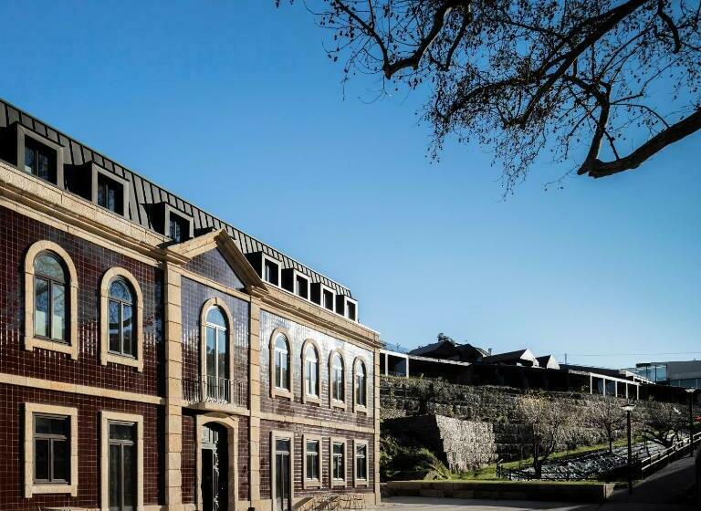 Отель Longroiva  Rural