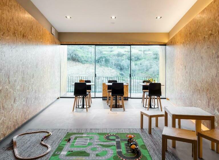 Отель Longroiva  Rural