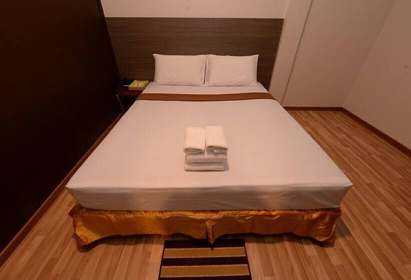 هتل Min Nandar Garden