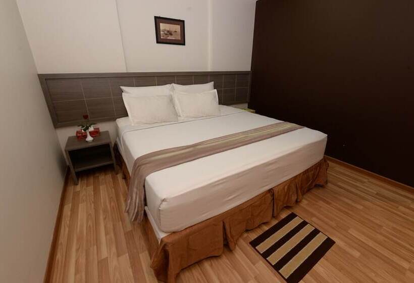 هتل Min Nandar Garden