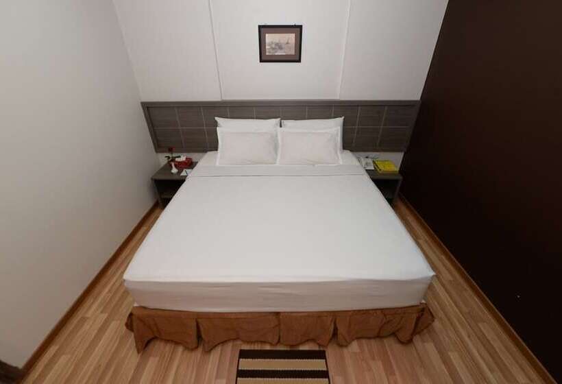 هتل Min Nandar Garden