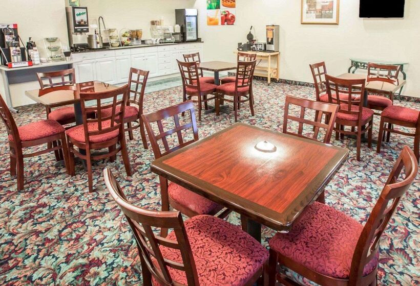 בית מלון כפרי Quality Inn