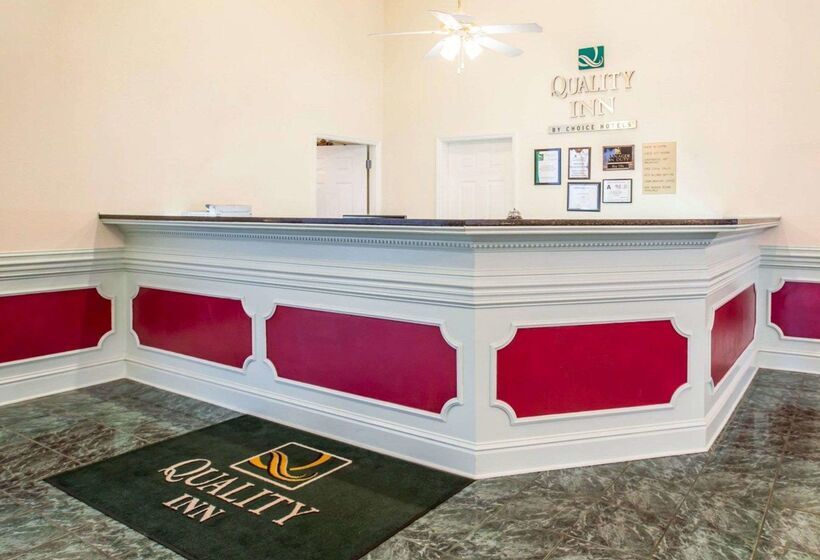 בית מלון כפרי Quality Inn