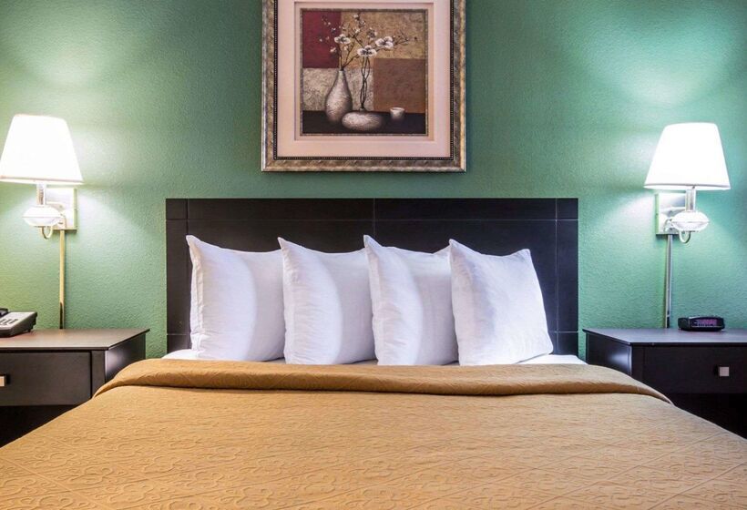 בית מלון כפרי Quality Inn