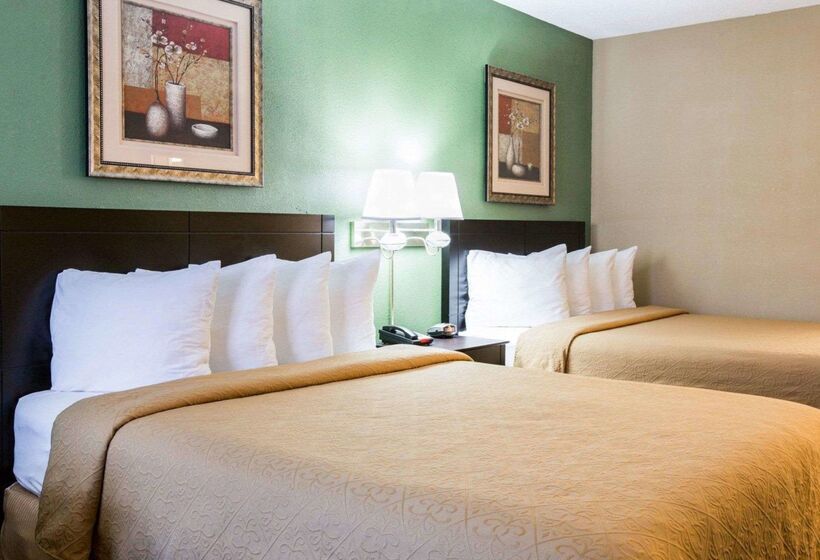 בית מלון כפרי Quality Inn