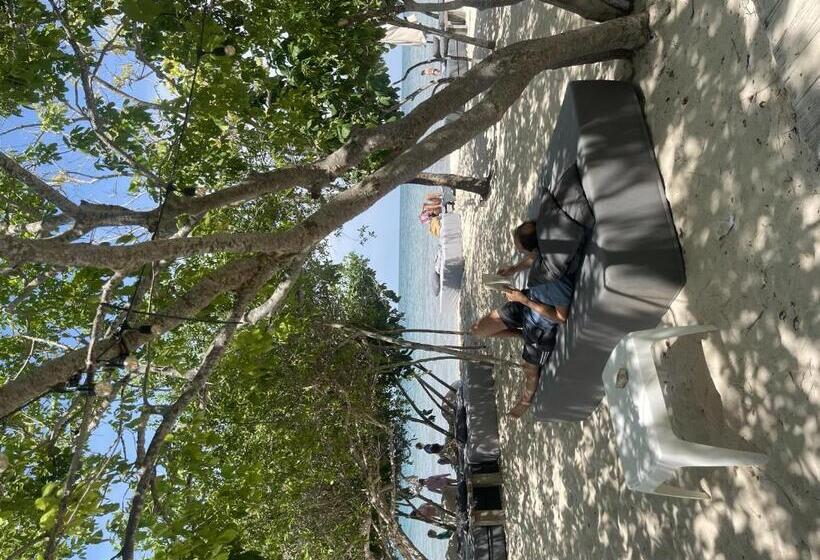 فندق Sabai Beach