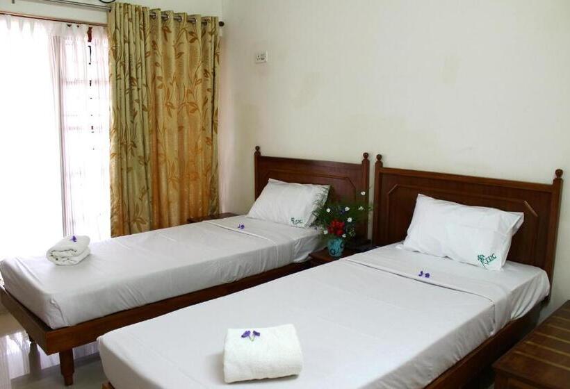 Ktdc Kumarakom Gateway Resort