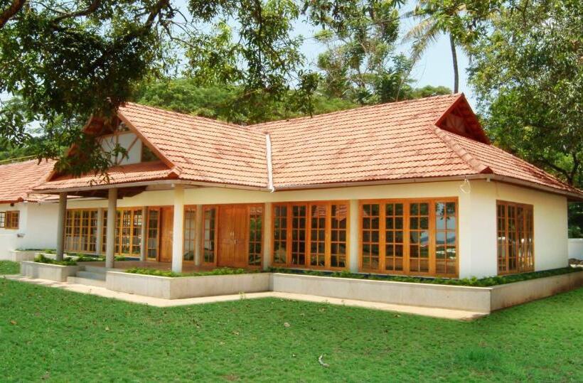 Ktdc Kumarakom Gateway Resort