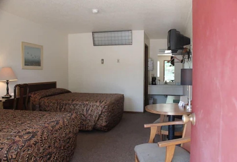 فندق على الطريق The Lake House Inn