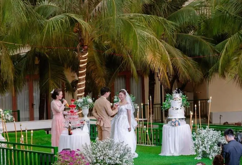 Ha Tien Xua Hotel & Resort