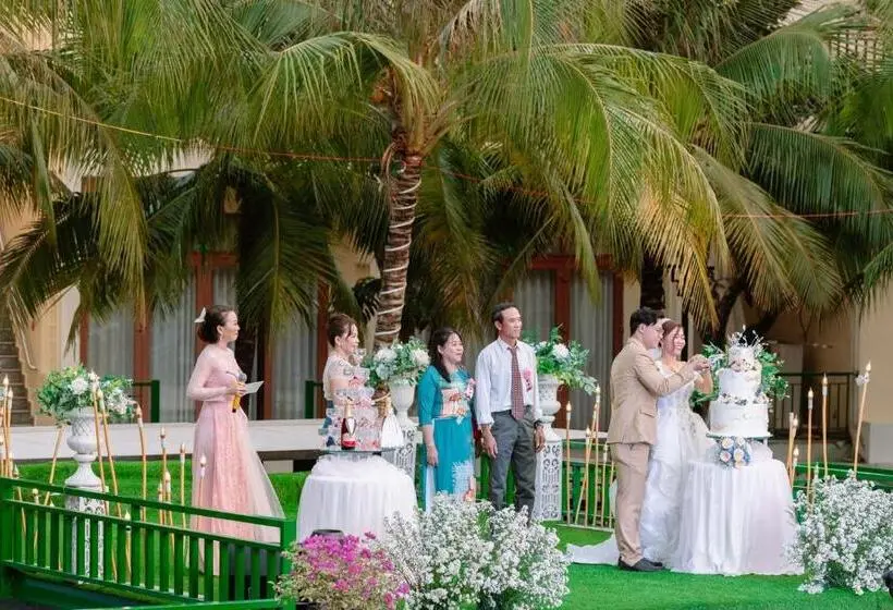 Ha Tien Xua Hotel & Resort