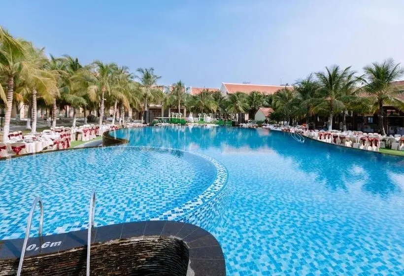 Ha Tien Xua Hotel & Resort
