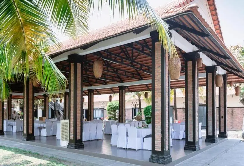 Ha Tien Xua Hotel & Resort