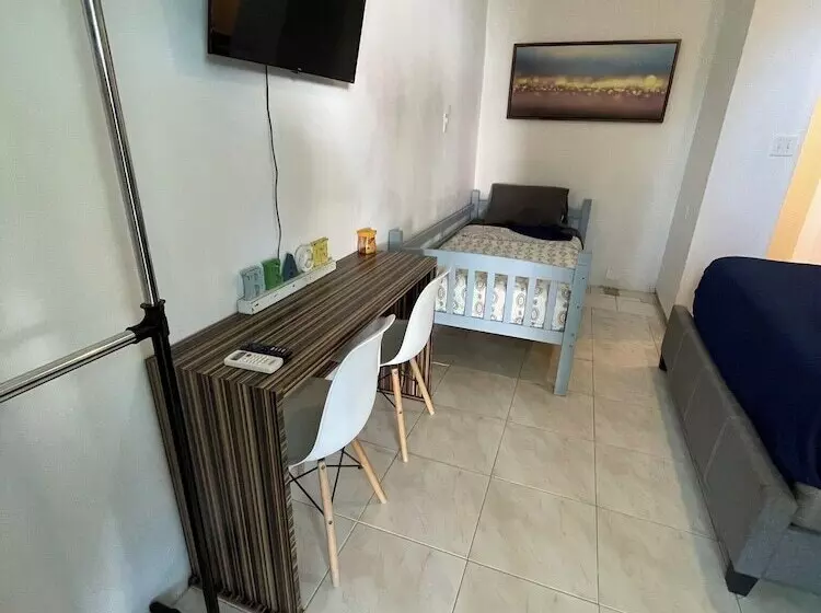 پانسیون Las Olas Beach Studios