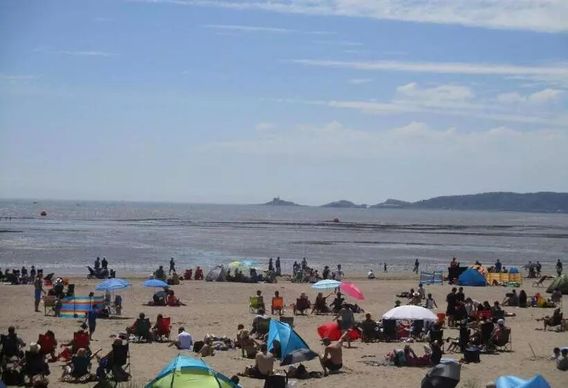 تختخواب و صبحانه Beachcomber