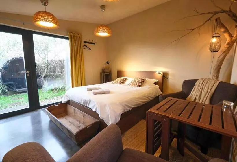 Aamiaismajoitus (B&B) Maison D'hôtes Cerf'titude