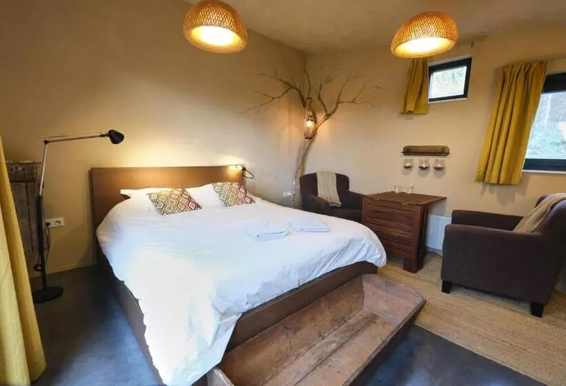 Aamiaismajoitus (B&B) Maison D'hôtes Cerf'titude