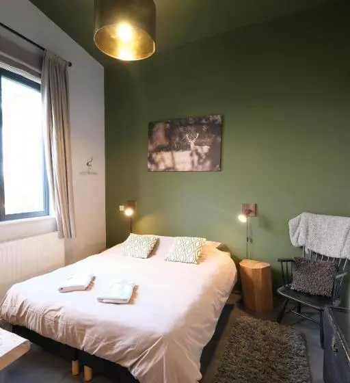 Aamiaismajoitus (B&B) Maison D'hôtes Cerf'titude