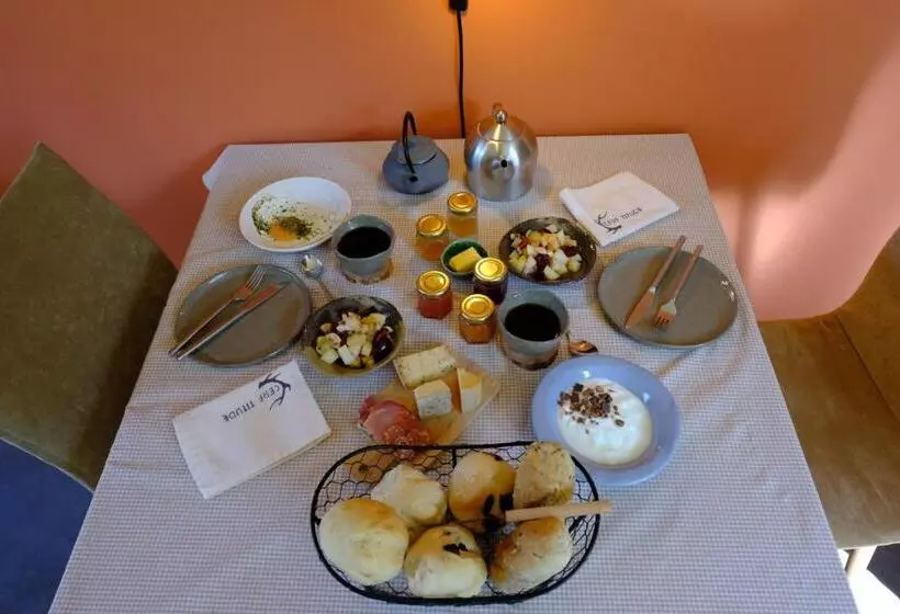 Aamiaismajoitus (B&B) Maison D'hôtes Cerf'titude