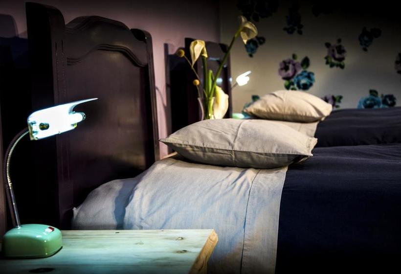 تختخواب و صبحانه York Vintage