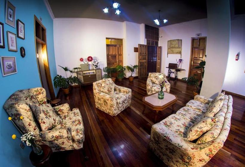 تختخواب و صبحانه York Vintage