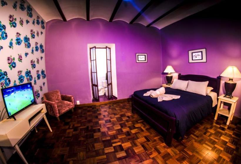 تختخواب و صبحانه York Vintage