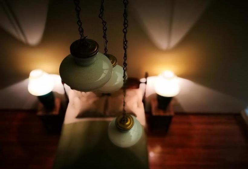 تختخواب و صبحانه York Vintage