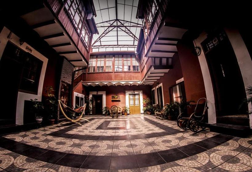 تختخواب و صبحانه York Vintage