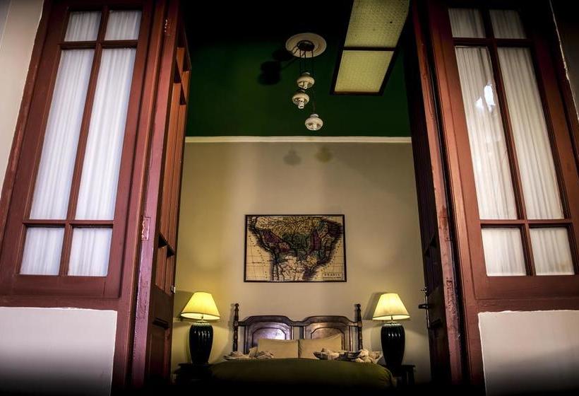 تختخواب و صبحانه York Vintage