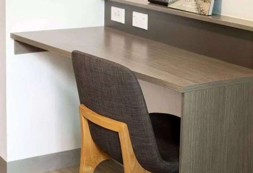 ホテル Ibis Darwin Airport