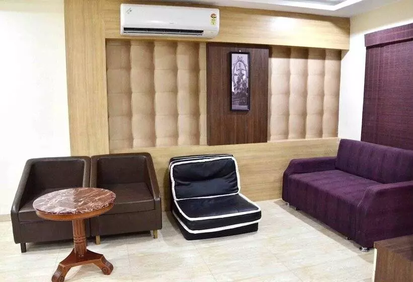 هتل Fab Prashant Deluxe