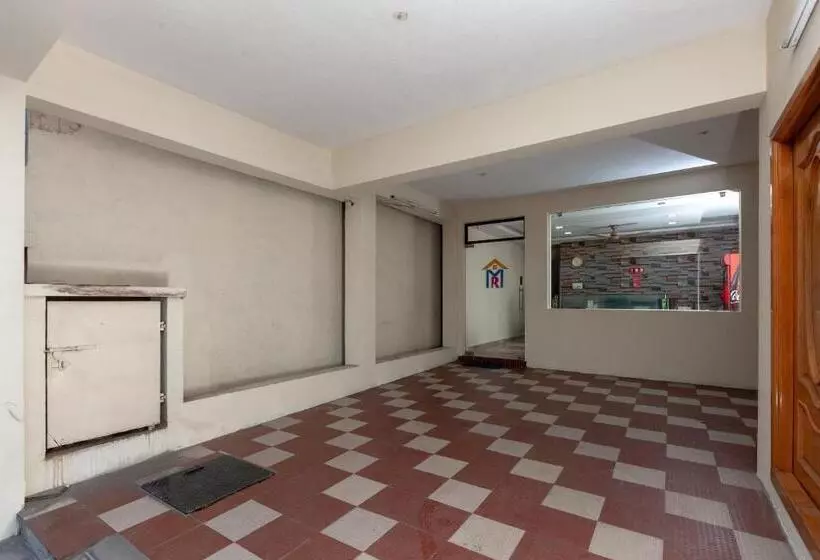 ホテル Maruthi Residency