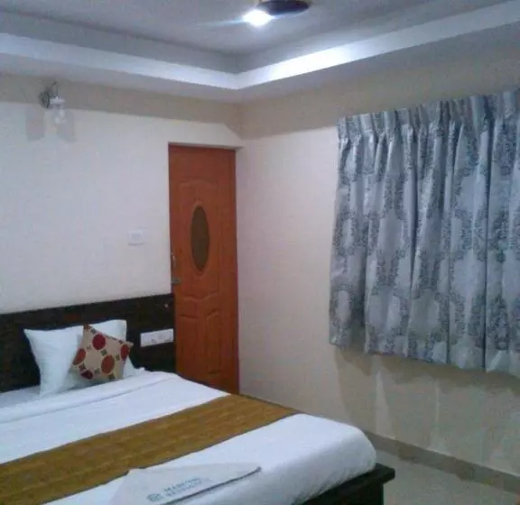 ホテル Maruthi Residency