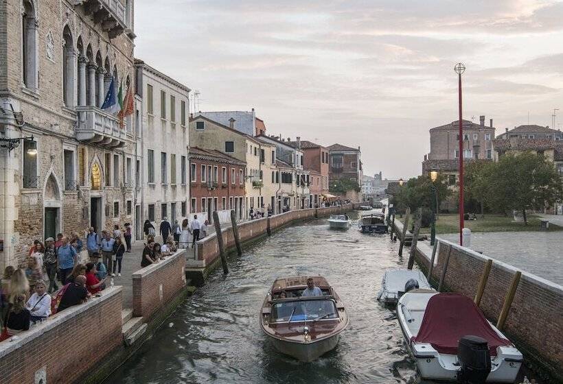 Отель Nani Mocenigo Palace