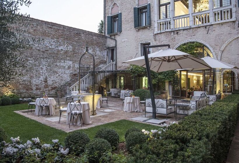 Отель Nani Mocenigo Palace