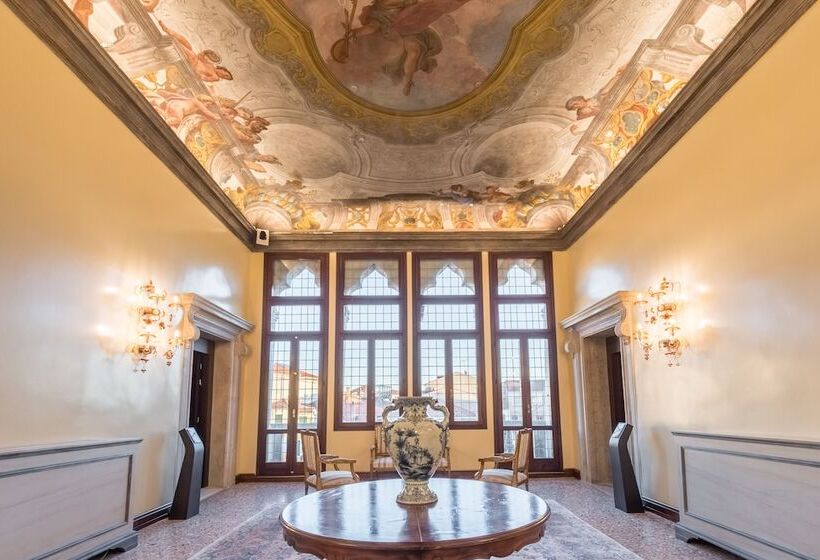 Отель Nani Mocenigo Palace