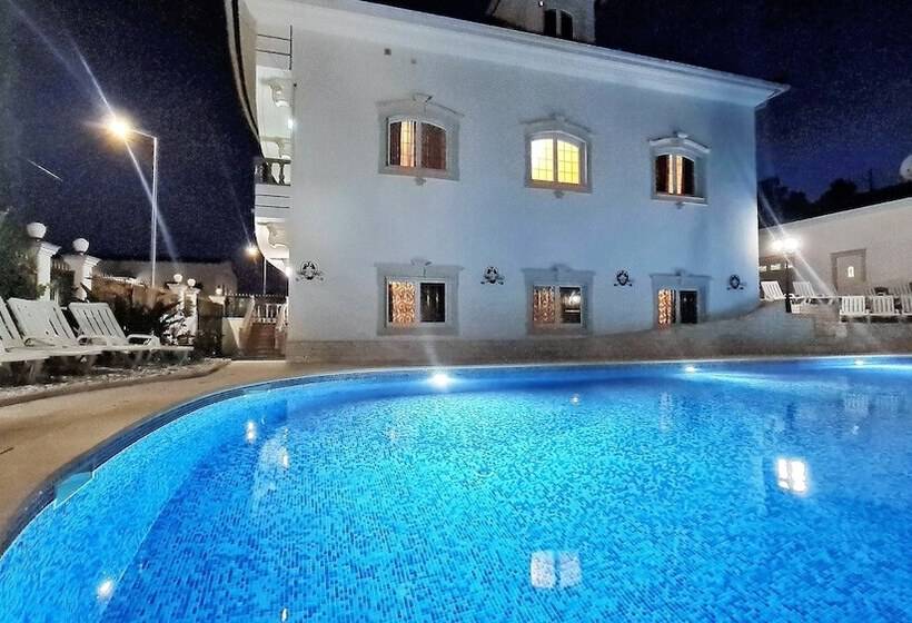 فندق Silver Village Residence