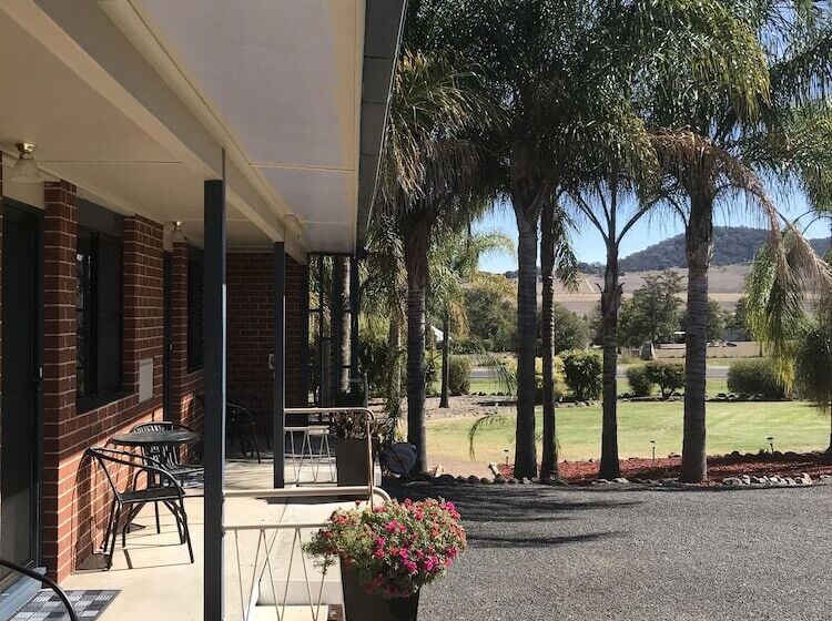 Kootingal Landview Motel